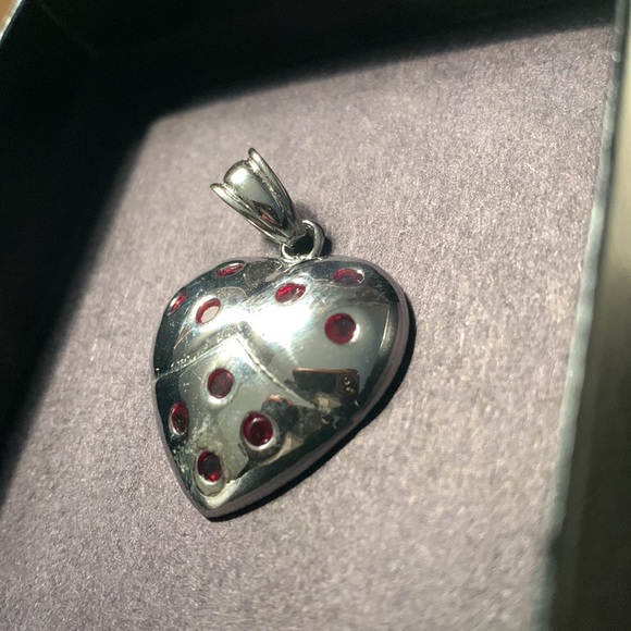 Sterling silver and ruby gemstone heart pendant - Picture 2 of 6